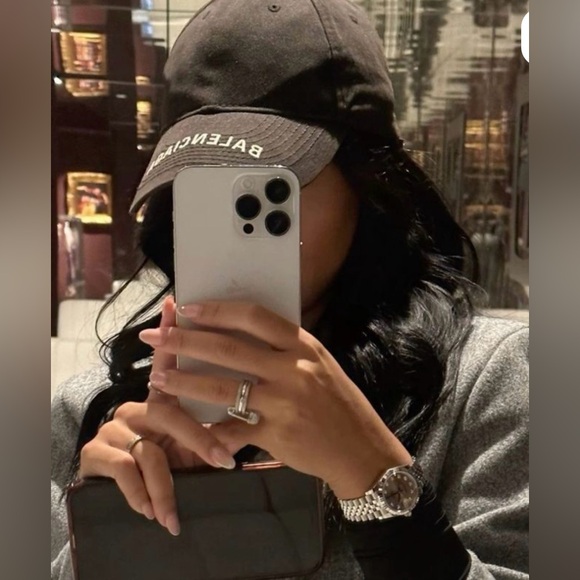 BALENCIAGA - Picture 1 of 10